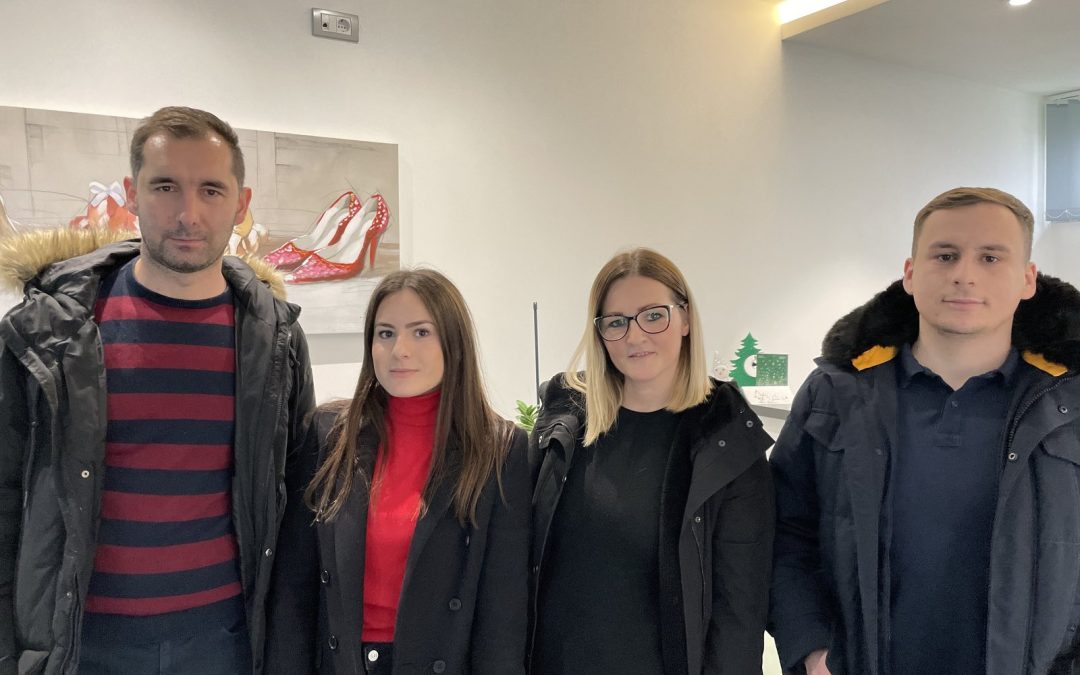 Фирма Дермал  д.о.о. донирала 130 новогодишњих пакетића